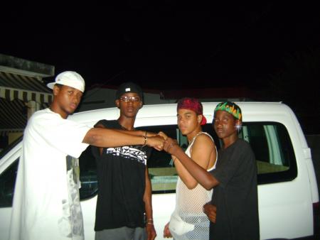 ▇ █ █ ▇ ▆ ▅ ▄ ▃ ▂ ▁  4 gangstas ▁ ▂ ▃ ▄ ▅ ▆ ▇ █ █ ▇